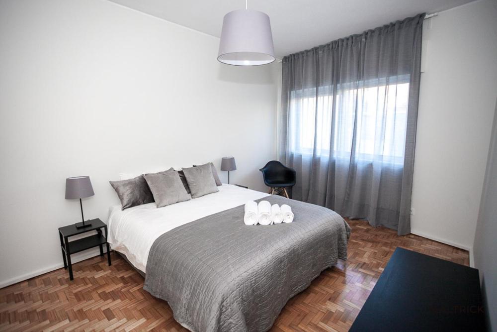 Galante & Waltrick - Downtown 3 Bedroom With Balcony - Quiet Street Apartament Porto